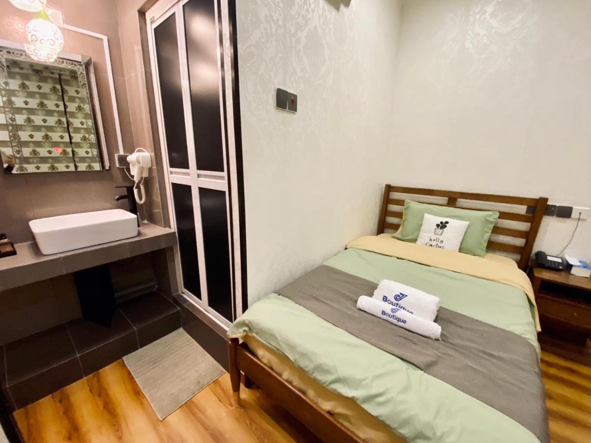 J Boutique Hotel 新张优惠 Muar Exteriér fotografie